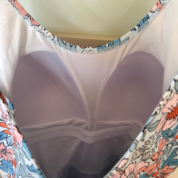 Floral Swim Dress Women’s Plus Size 1x Feminine Modest  Dainty Beach Vacation - Picture 4 of 10